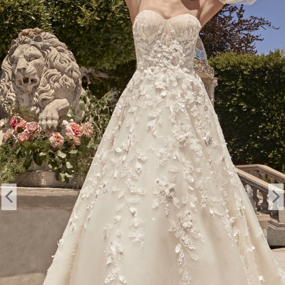Casablanca Wedding Dress - Picture 2 of 4